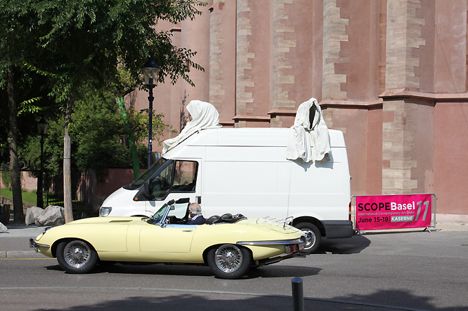 http://www.artpark.at/wp-content/uploads/2011/06/art-show-scope-basel-ghost-car-manfred-kielnhofer.jpg